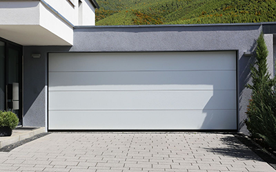 4 Signs It’s Time to Replace Your Garage Door